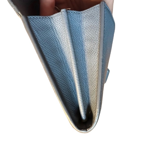 CELINE RARE LARGE PERIWINKLE PEBBLED LEATHER WALLET - Picture 12 of 15